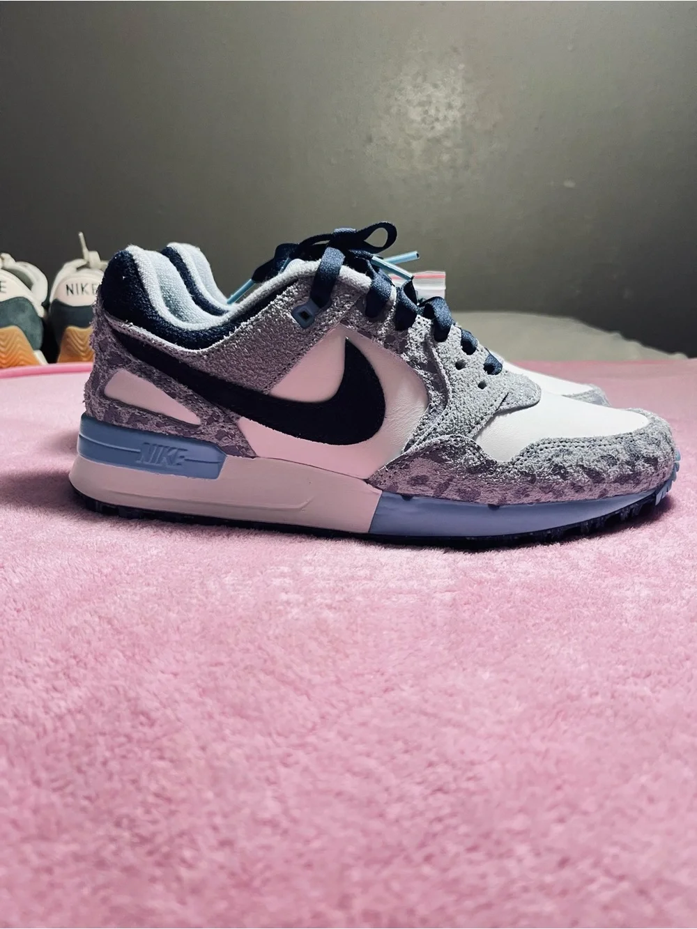 Nike Kids White, Navy & Light Blue Sneakers